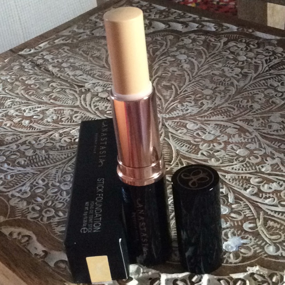NIB ANASTASIA Stick Foundation - Picture 3 of 8